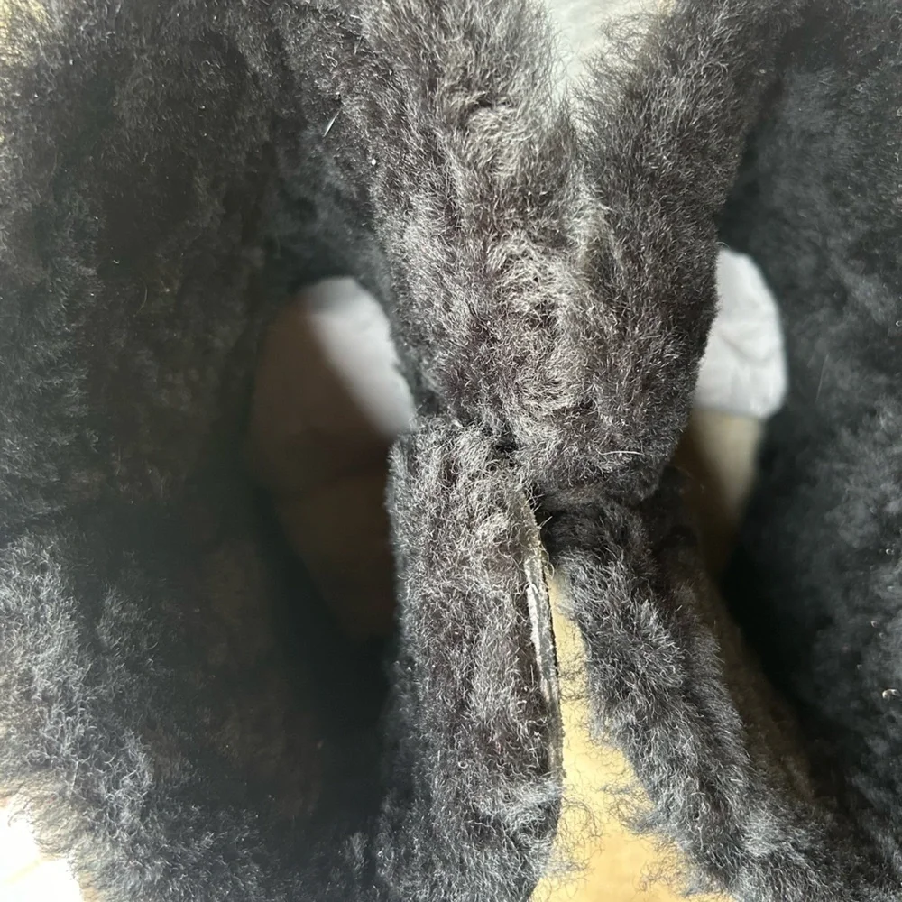 BearPaw Abigail Black Charcoal Crackle Suede Boots Sheepskin /wool Lining Sz-9.G